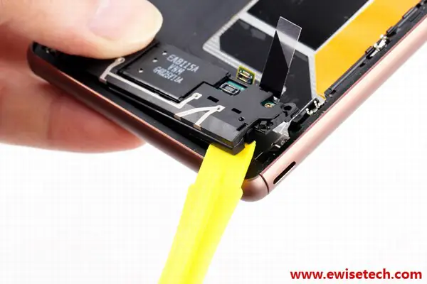 Remove the antenna module